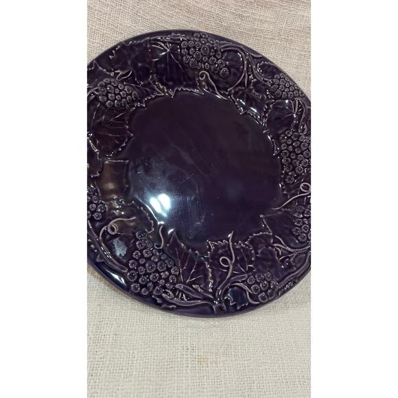 Large Bordallo Pinheiro Plate Plum Original 11.5” Grape Portugal Dinnerware - Picture 4 of 7